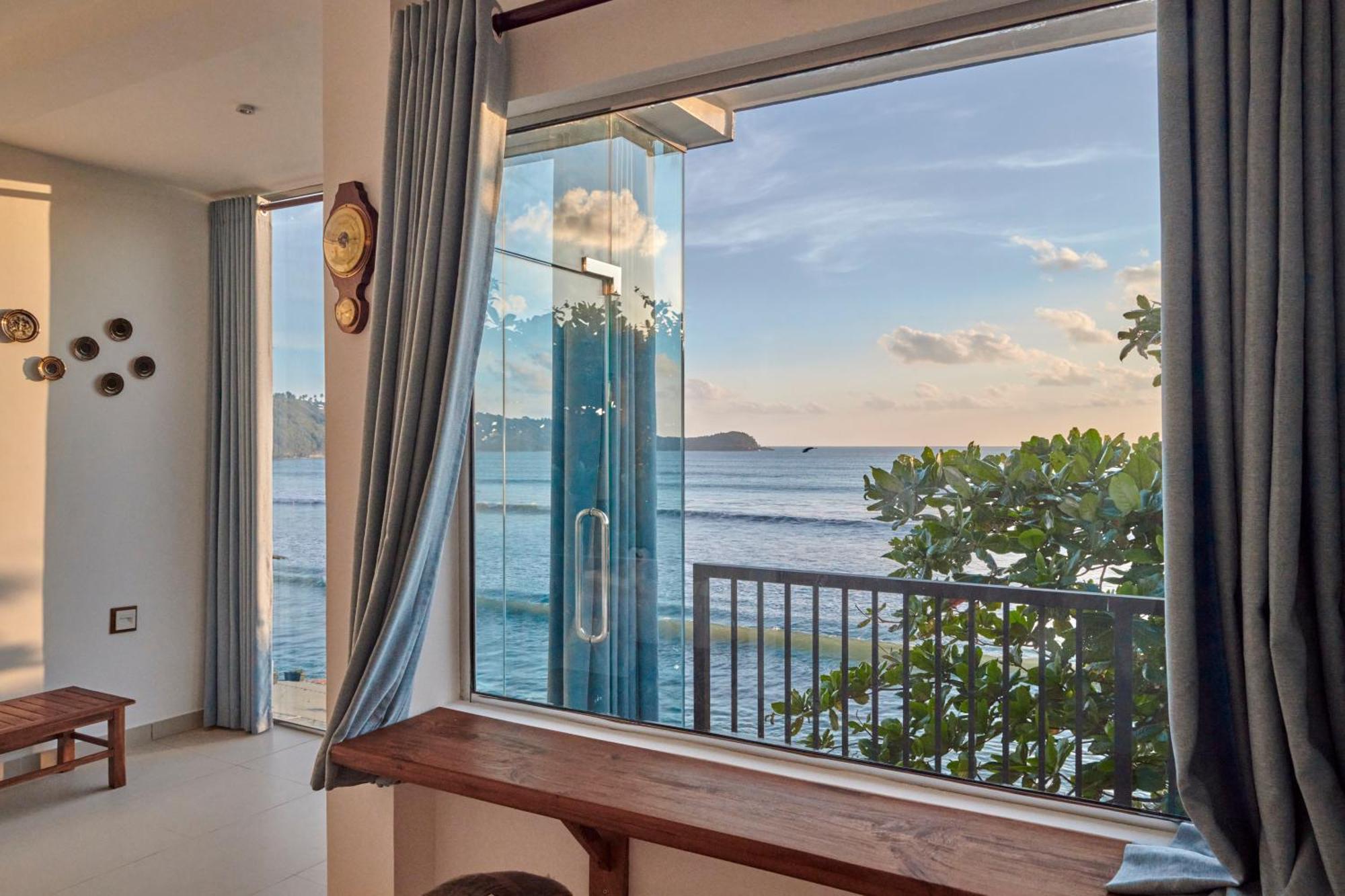 Kings Bay Beach Resort Galle Exterior photo