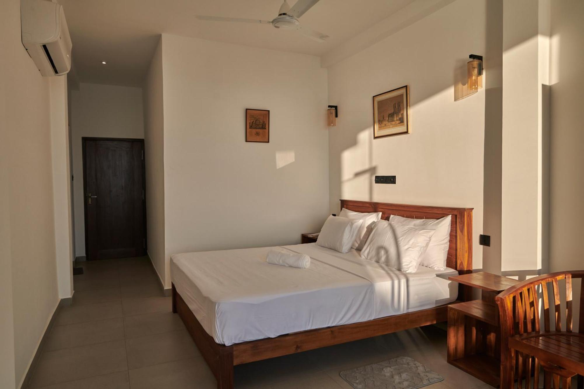 Kings Bay Beach Resort Galle Exterior photo